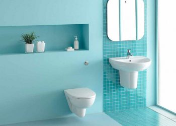 Phong-tam-mau-xanh-nuoc-bie