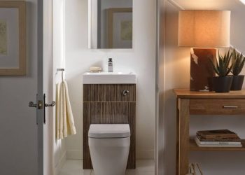 nhà vệ sinh dưới gầm cầu thang