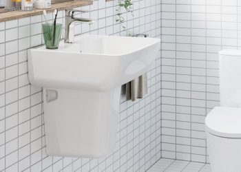 Chậu rửa treo tường có cần lắp đặt chân không?